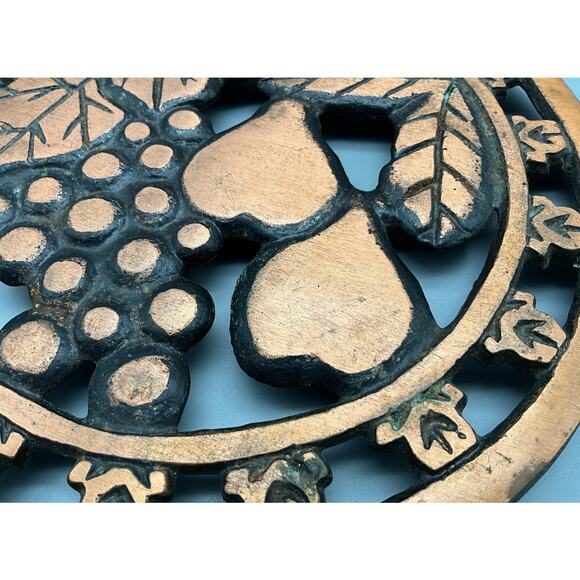 Cast Iron ODI 1999 Brass Trivet Hall Hanging Decoration Fruit & Leaves Pattern - Picture 3 of 5